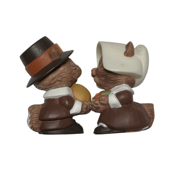 Vtg Hallmark Pilgrim Chipmunk Salt & Pepper Shakers Plastic Thanksgiving Unused - Picture 7 of 7